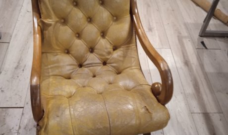 Rénovation complète de fauteuil Chesterfield Aix-en-Provence