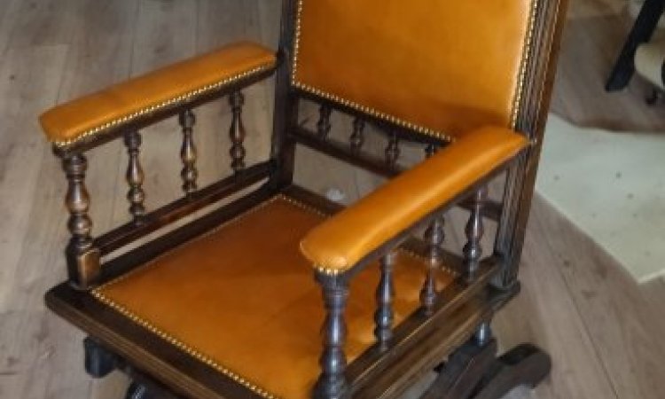 chaise haute espagnole en refection cuir 2023