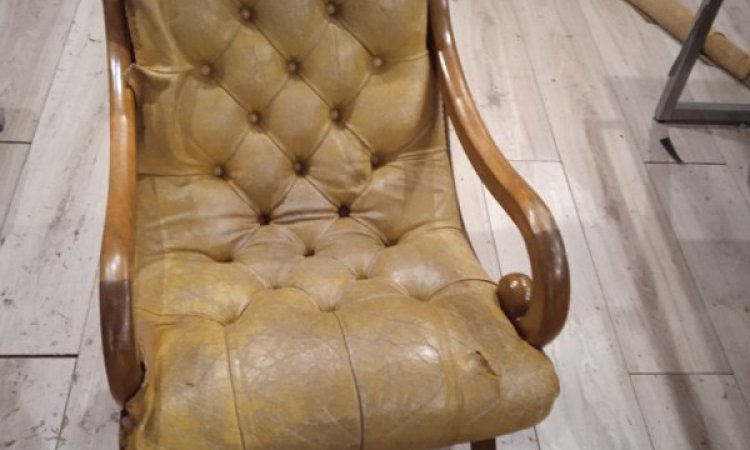 Rénovation complète de fauteuil Chesterfield Aix-en-Provence