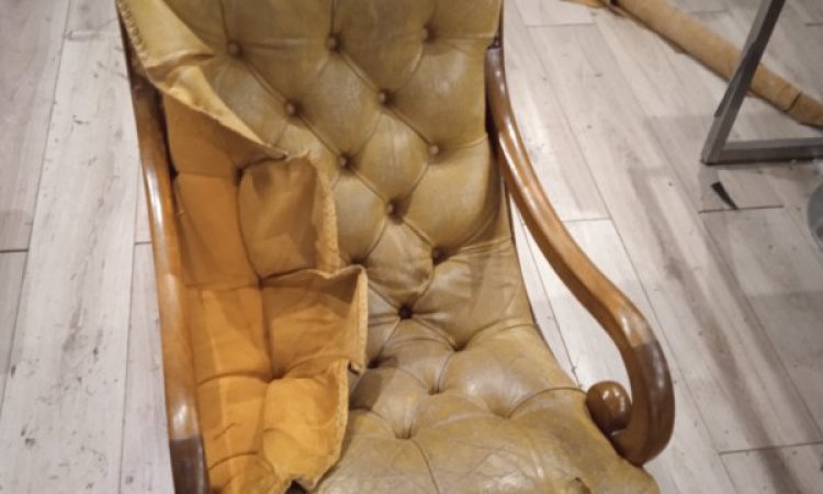 Rénovation complète de fauteuil Chesterfield Aix-en-Provence