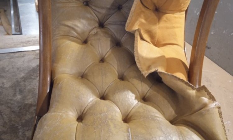Rénovation complète de fauteuil Chesterfield Aix-en-Provence