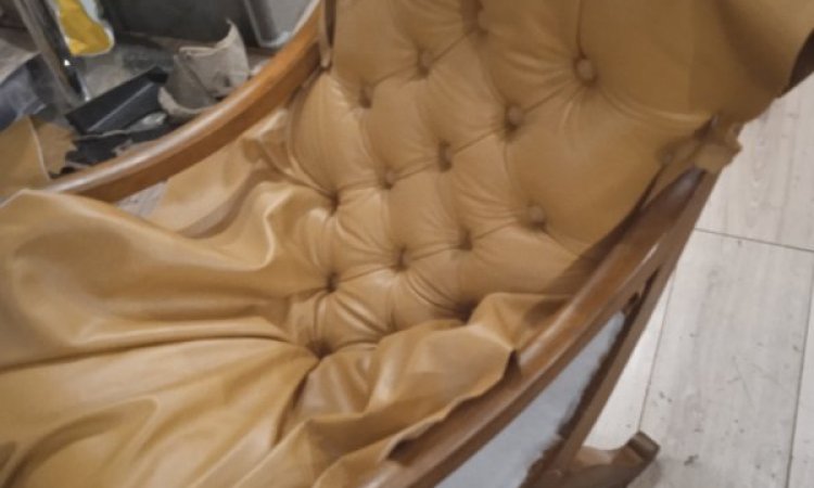 Rénovation complète de fauteuil Chesterfield Aix-en-Provence